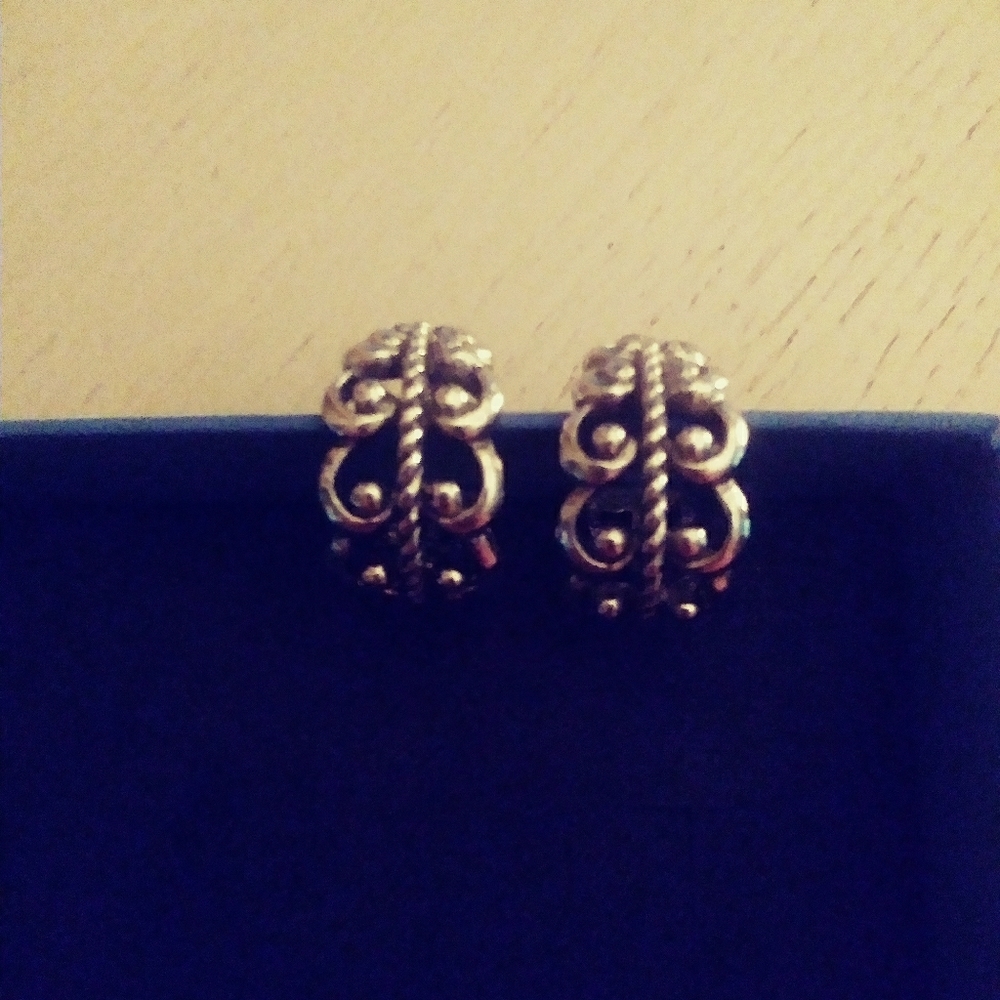 Earings
